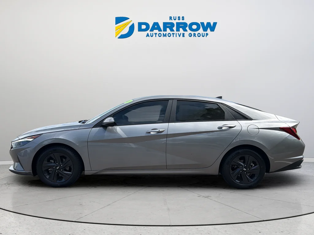 Used 2023 Silver Hyundai SEL image 2