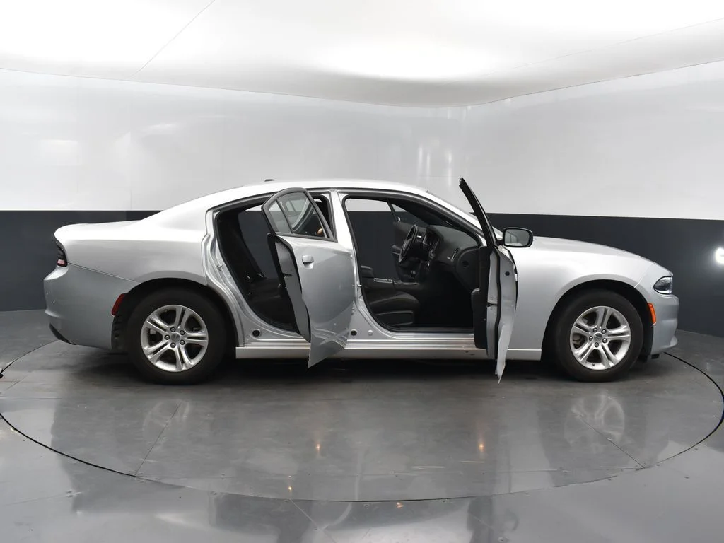 2022 Dodge Charger SXT - Photo 10