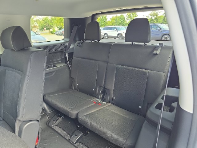 Used 2025 Black Hyundai SE image 23