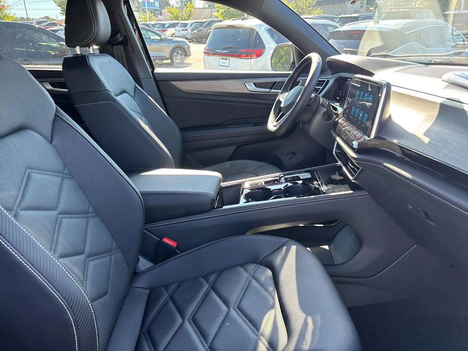 New 2026 Deep Black Pearl Volkswagen 2.0T SE w/Technology image 38
