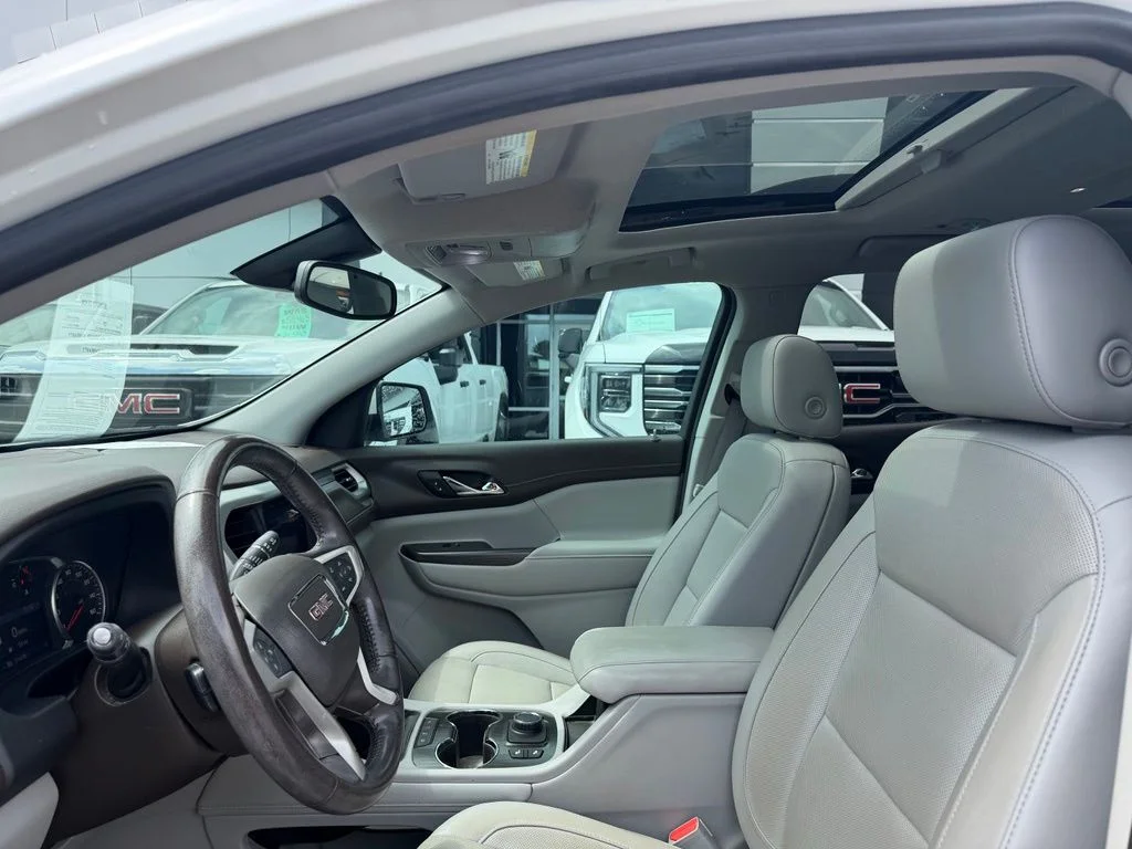 Used 2020 White Frost GMC SLT image 10