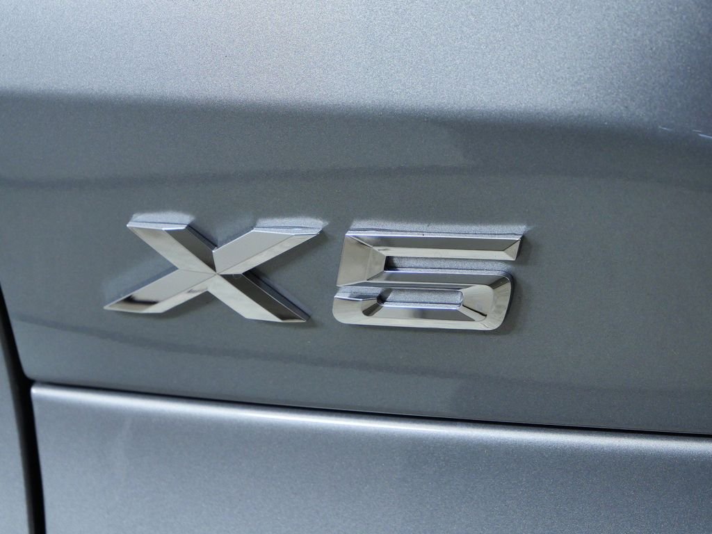 New 2026 Skyscraper Grey Metallic BMW xDrive40i image 12