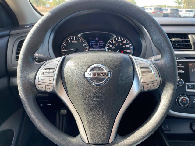 Used 2017 Red Nissan 2.5 S image 23