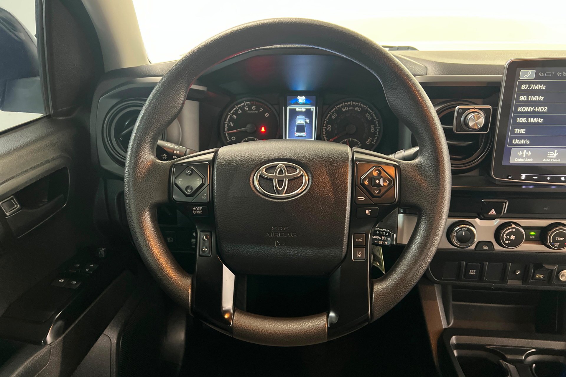 Used 2022 White Toyota SR image 10