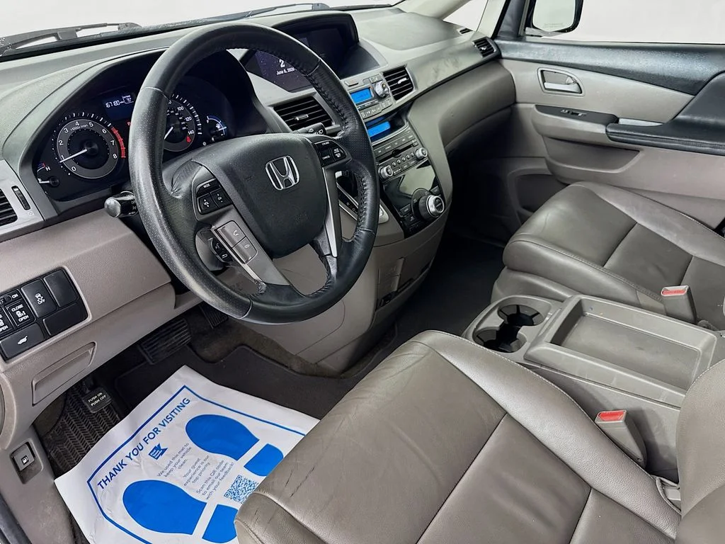Used 2013 Silver Honda EX-L image 10