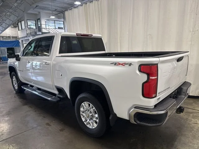 Used 2025 Summit White Chevrolet LTZ image 5