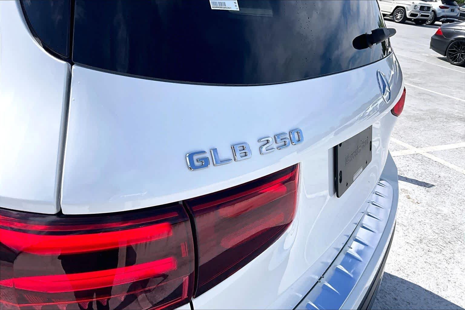 Used 2025 Polar White Mercedes-Benz GLB 250 image 30