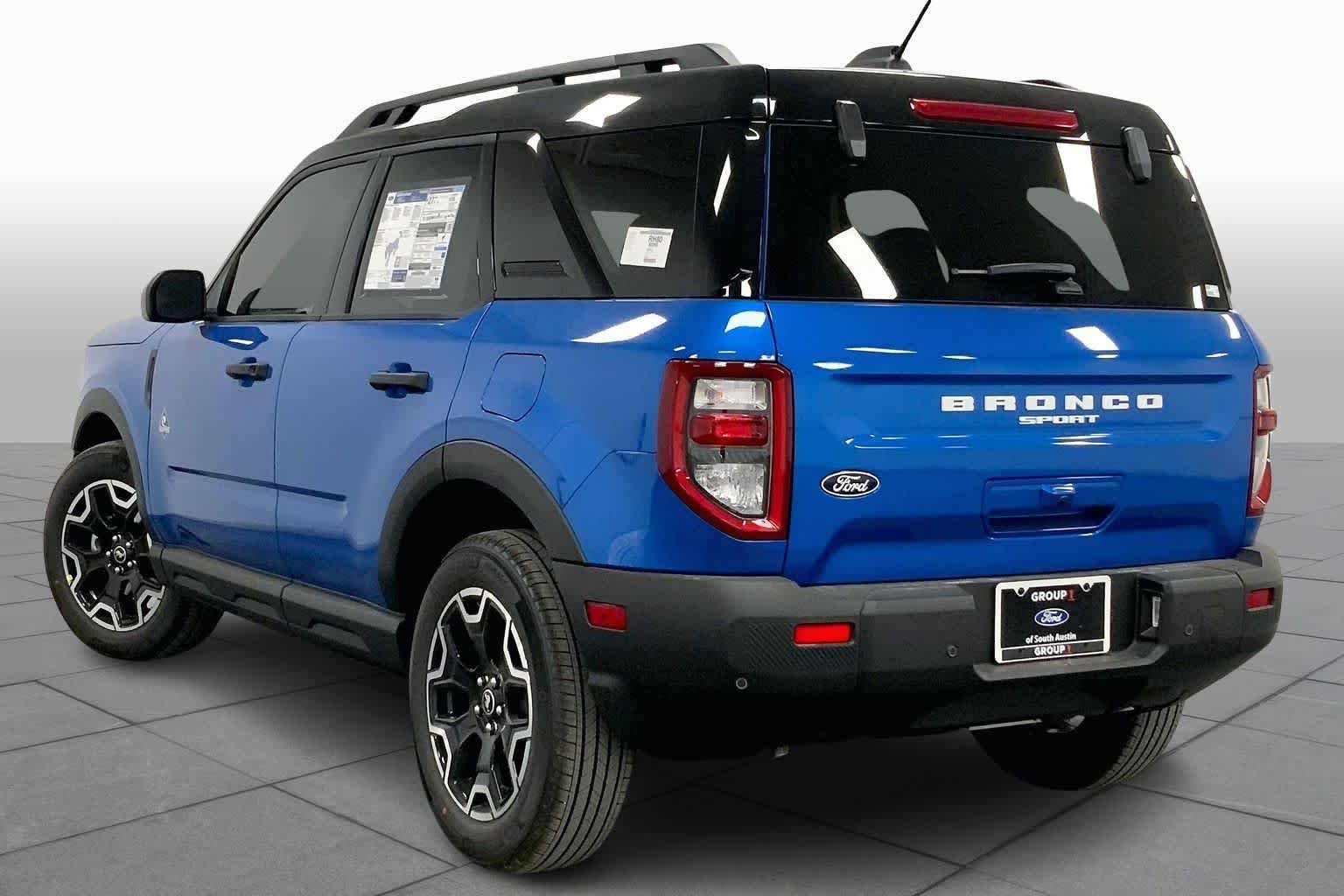 New 2026 Velocity Blue Metallic Ford Outer Banks® image 11
