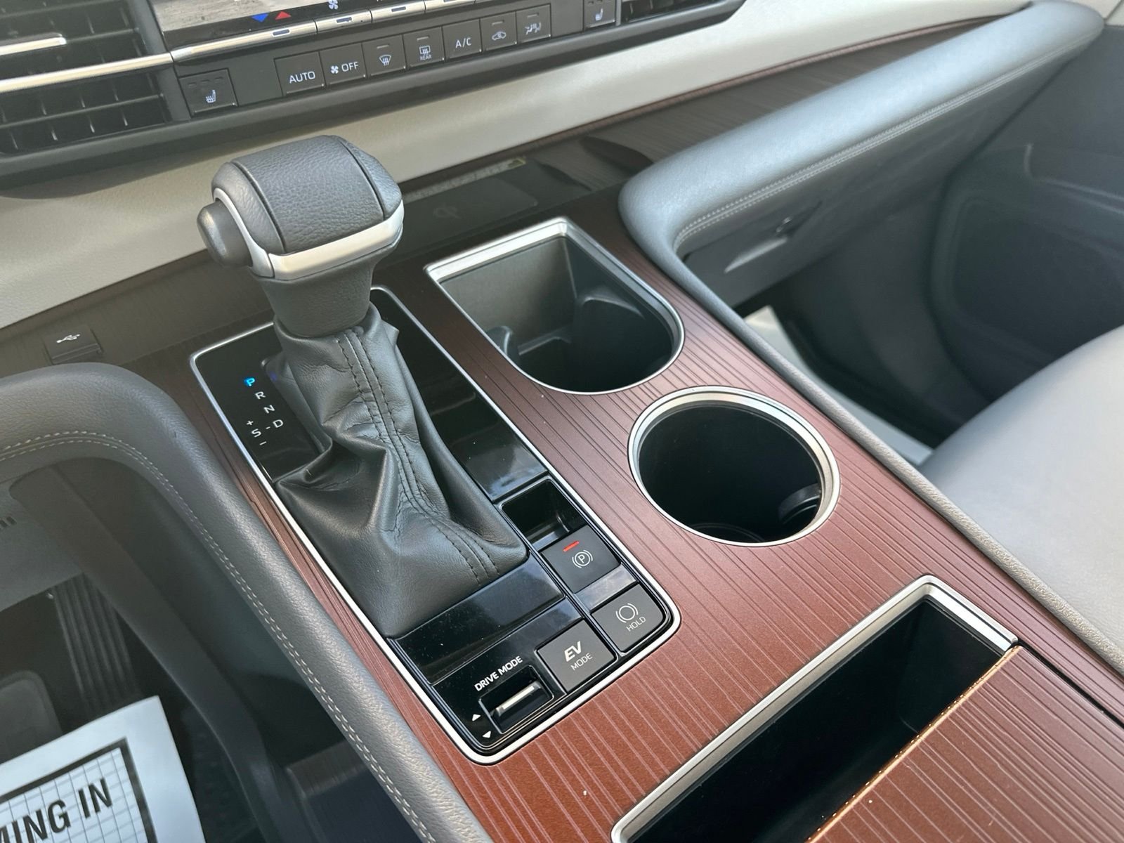Used 2022 Beige Toyota XLE image 70