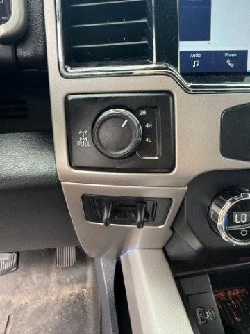 Used 2022 Gray Ford LARIAT image 21