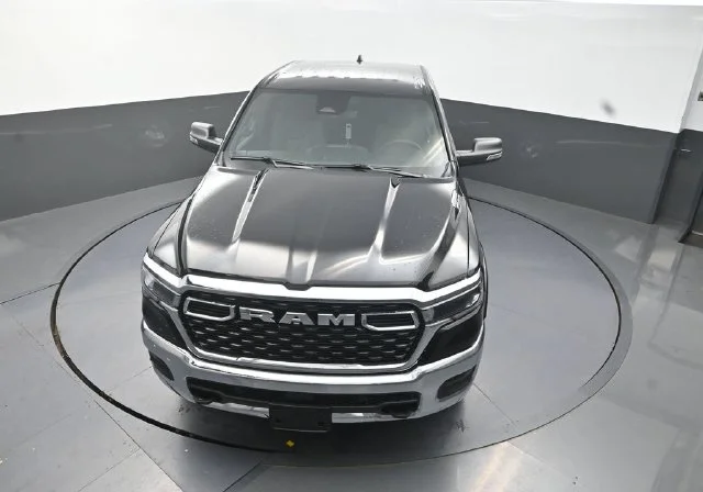 New 2027 Diamond Black Crystal Pearl-Coat Exterior Paint RAM Big Horn/Lone Star image 12
