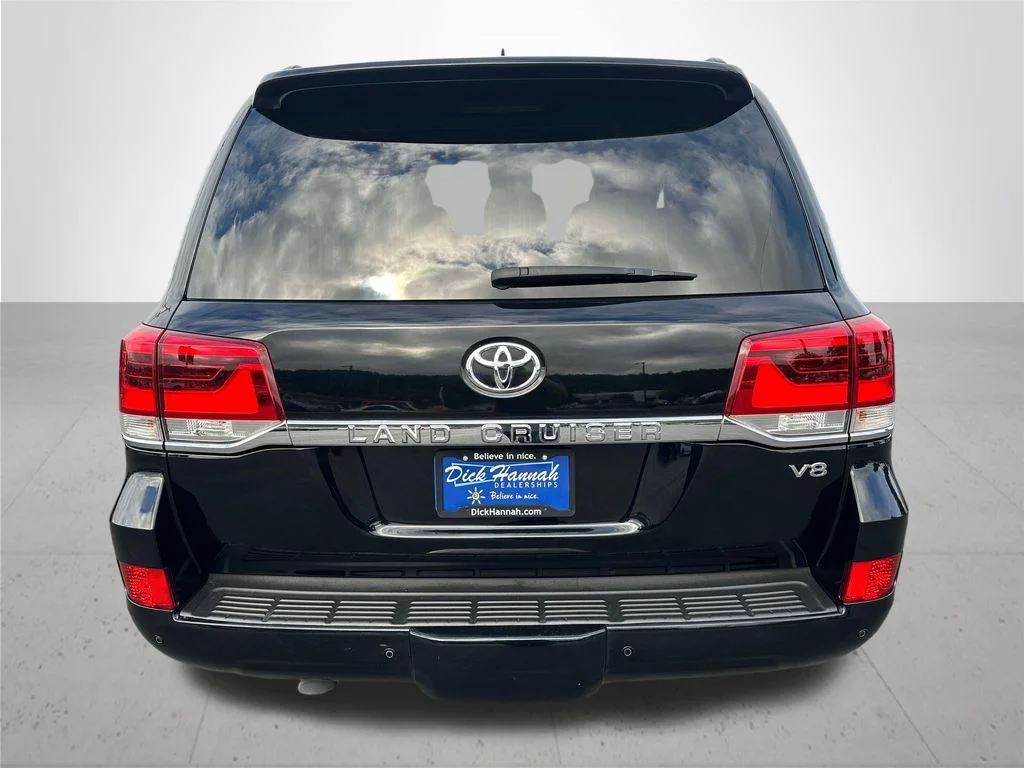 Used 2016 Black Toyota Base image 8