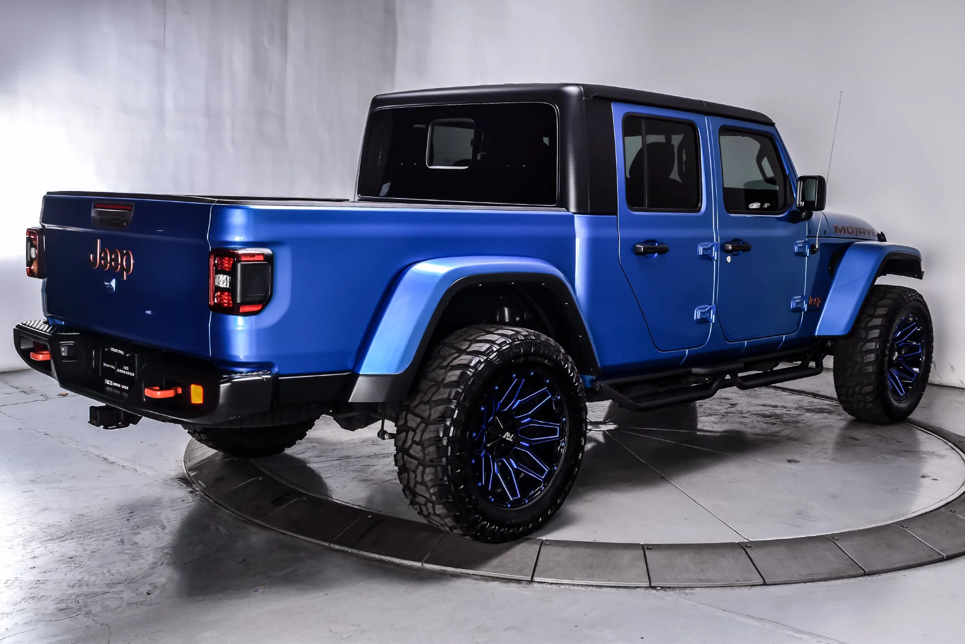 Used 2022 Blue Pearl Jeep Mojave image 6