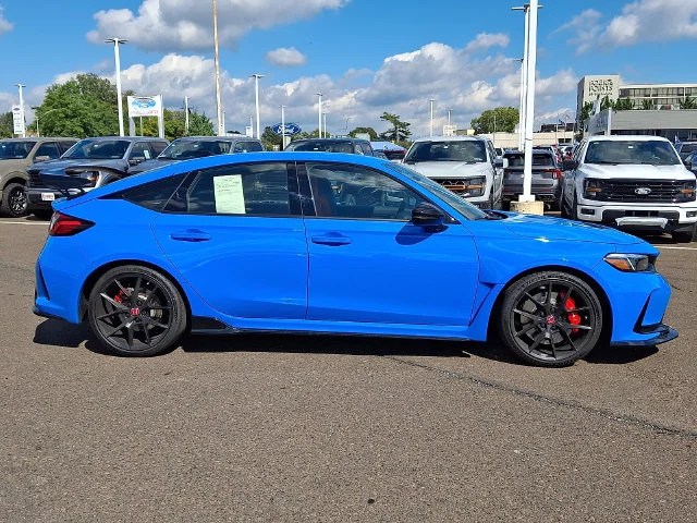 Used 2025 Boost Blue Pearl Honda  image 7