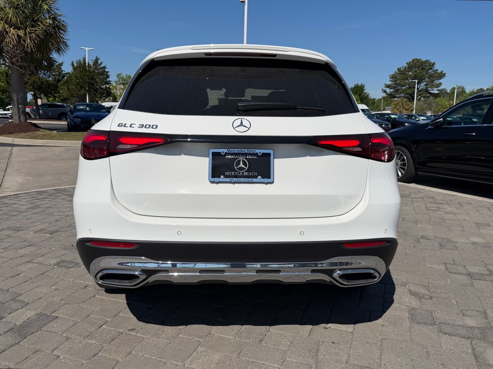 New 2026 Polar White Mercedes-Benz GLC 300 image 10