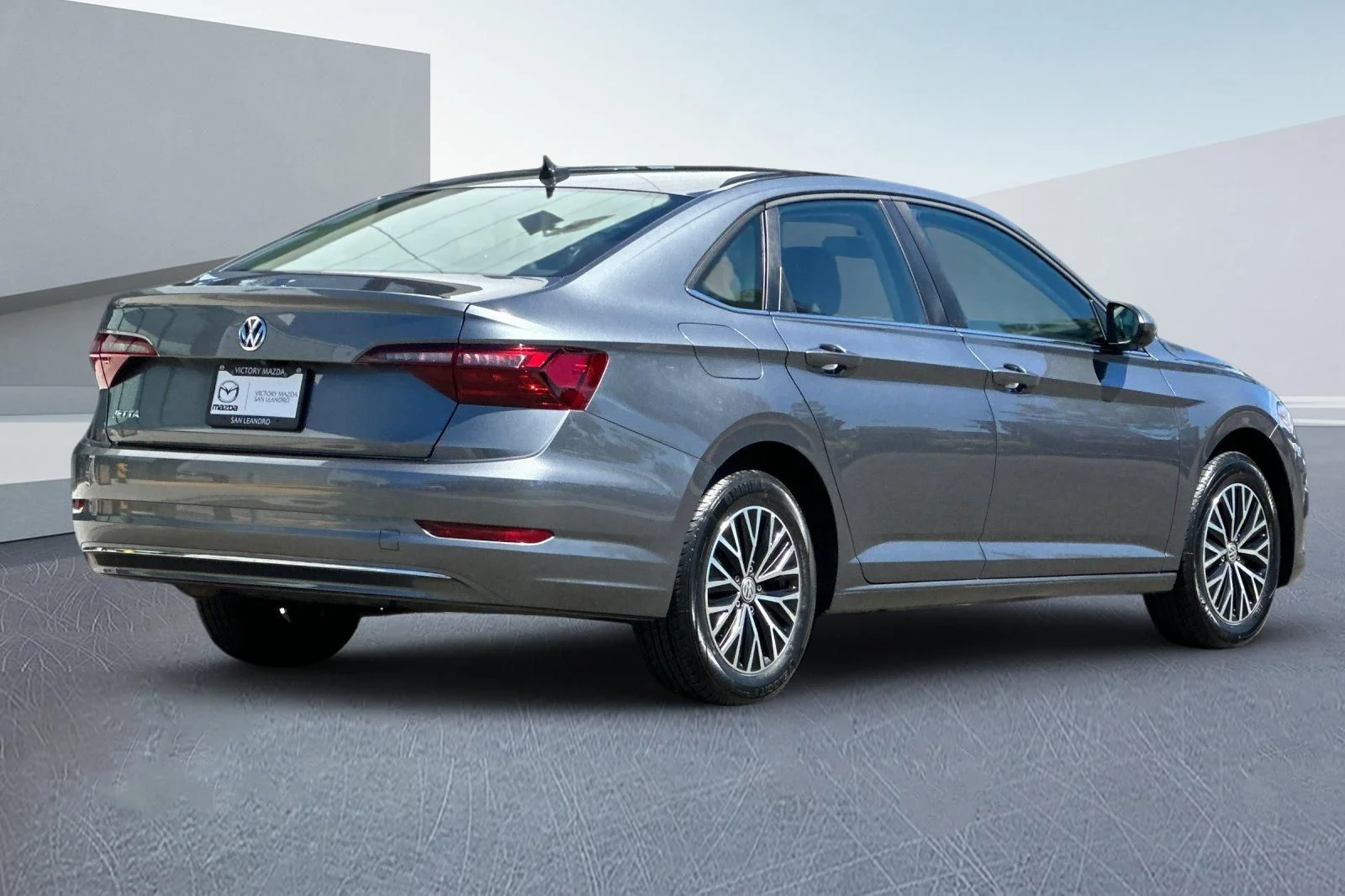 Used 2021 Gray Volkswagen 1.4T SE image 4