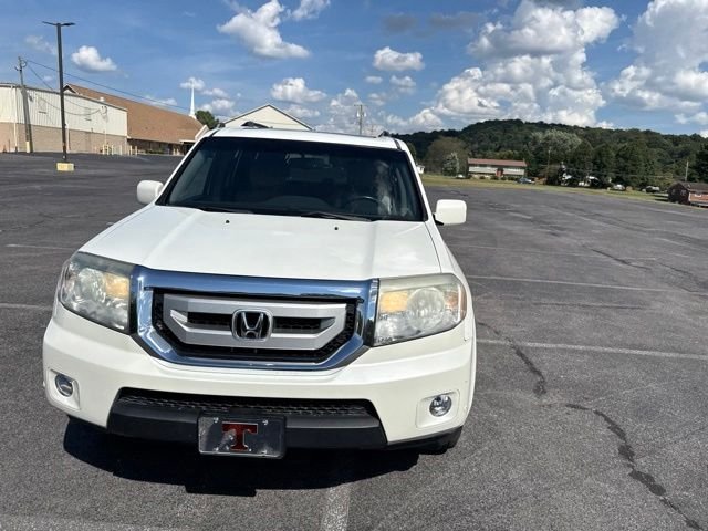 Used 2011  Honda Touring image 1
