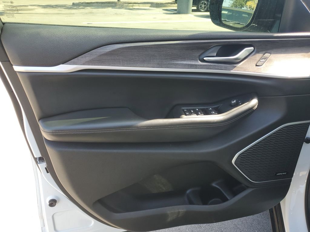 Used 2022 White Jeep Limited image 9