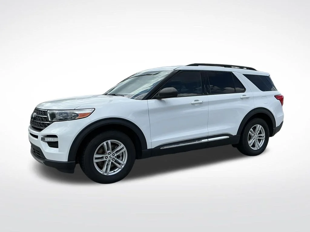 Used 2023 White Ford XLT image 2