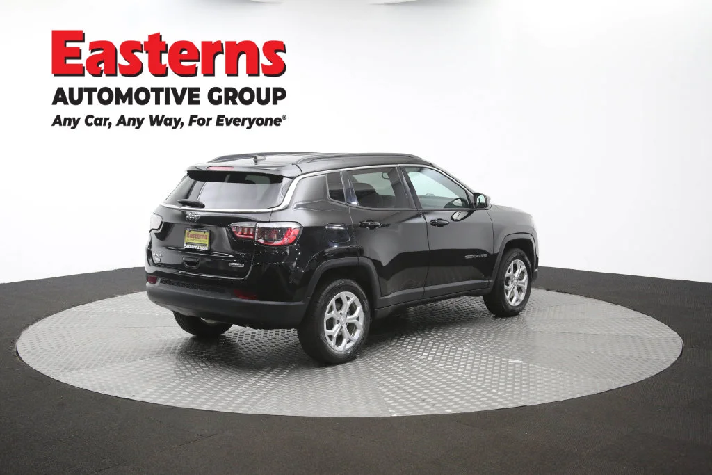 Used 2024 Black Jeep Latitude image 40