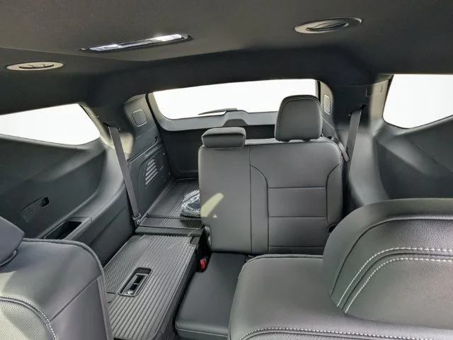 New 2027 Summit White Chevrolet LT image 13