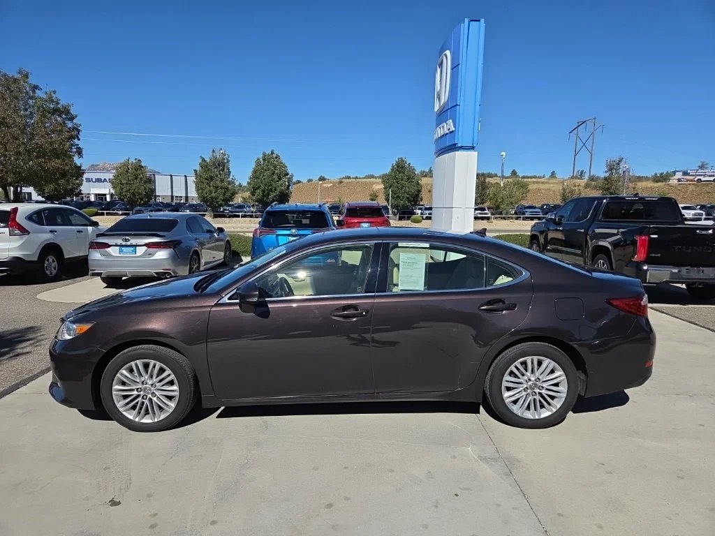 Used 2013 Red Lexus 350 image 9
