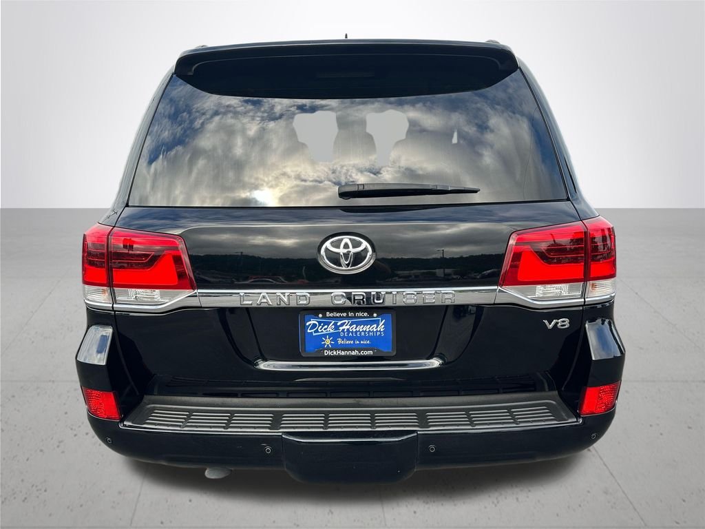 Used 2016 Black Toyota Base image 8