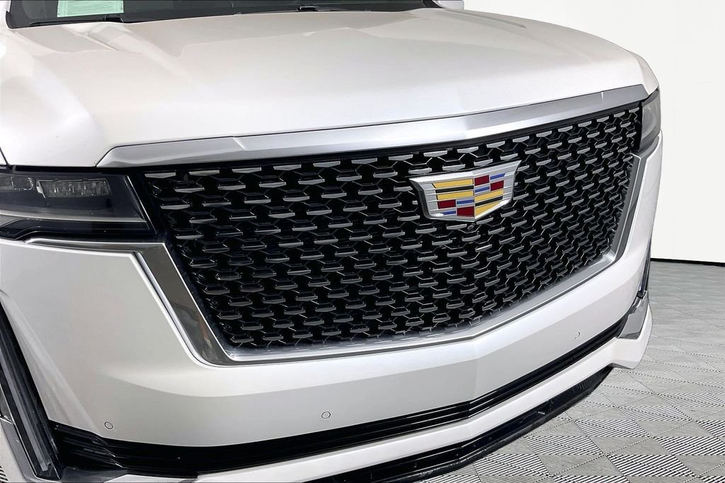 Used 2023 White Cadillac Premium Luxury image 30