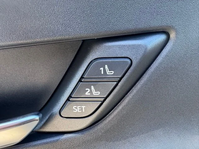 2026 Toyota Prius Plug-in Hybrid XSE Premium - Photo 15