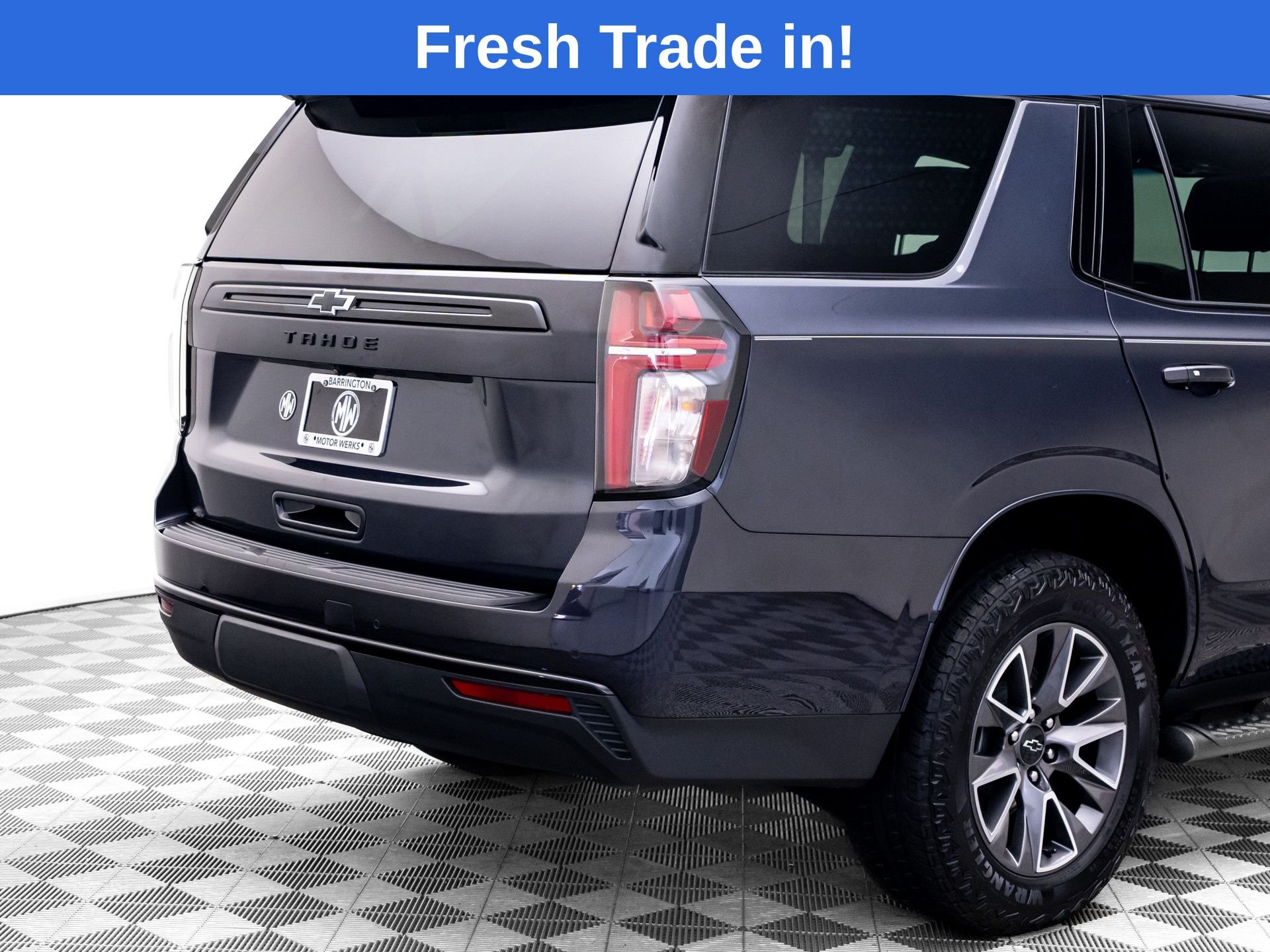 Used 2024 Gray Chevrolet Z71 image 34
