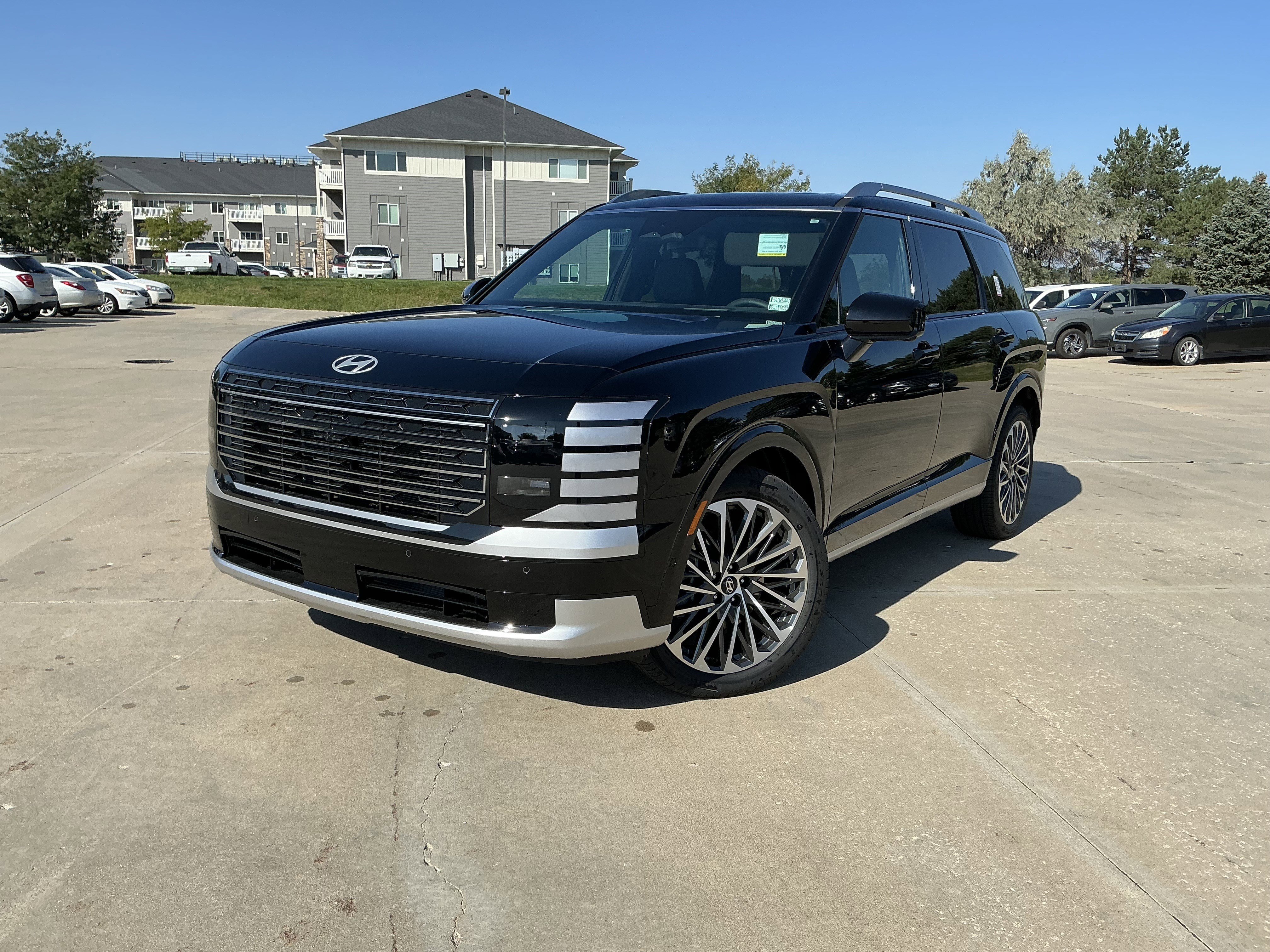 New 2026 Abyss Black Pearl Hyundai Calligraphy image 1