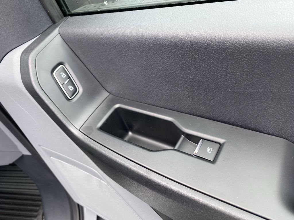 New 2025 Oxford White Ford F-350® XL image 28