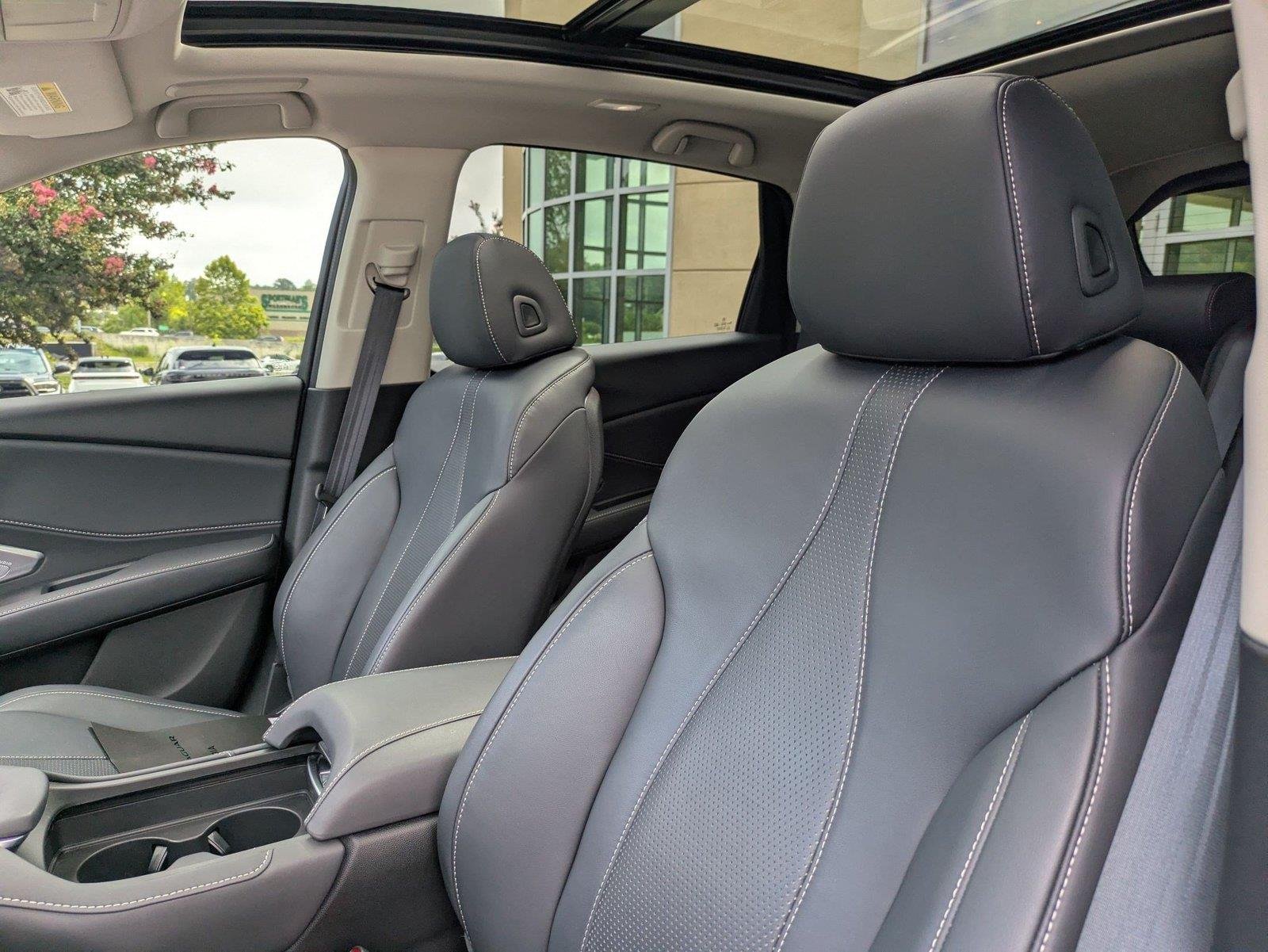 Used 2023 Platinum White Pearl Acura w/Technology Package image 14