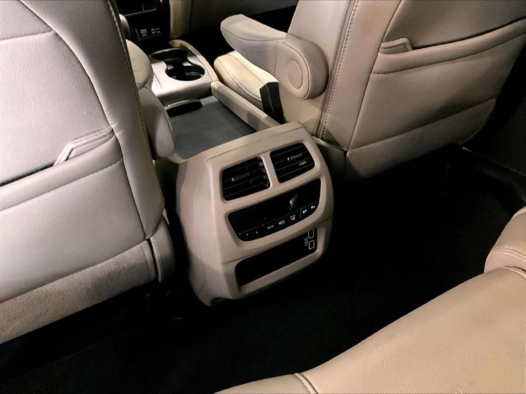Used 2020 White Honda EX-L image 29