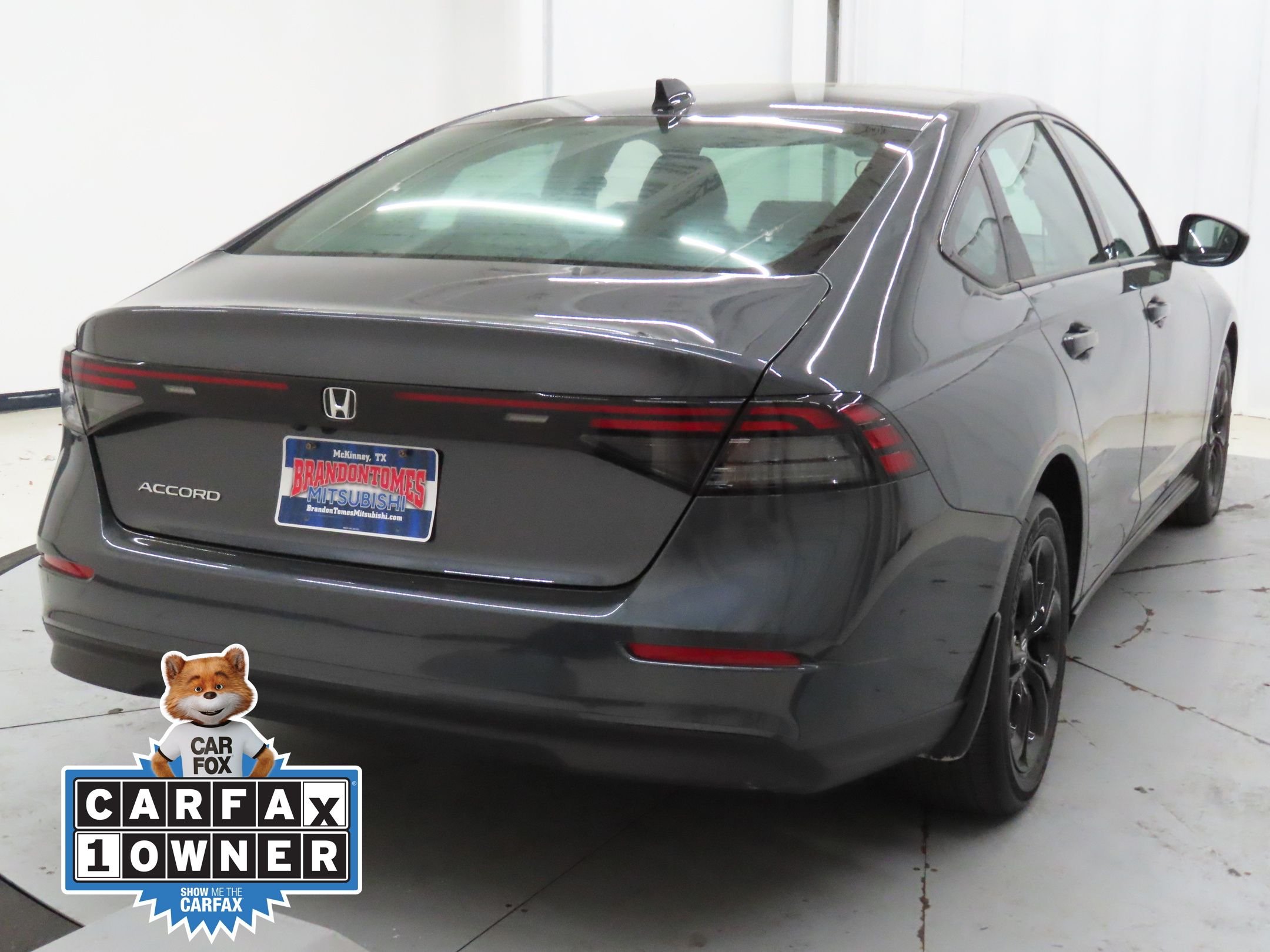 Used 2025  Honda SE image 3