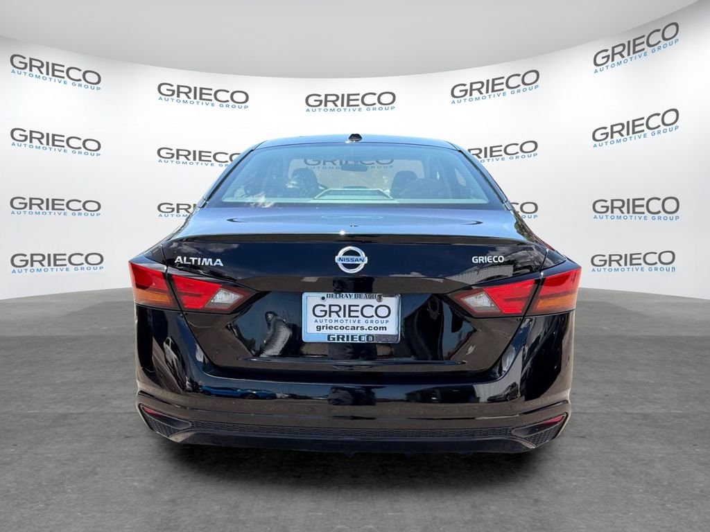 Used 2020 Black Nissan 2.5 S image 6