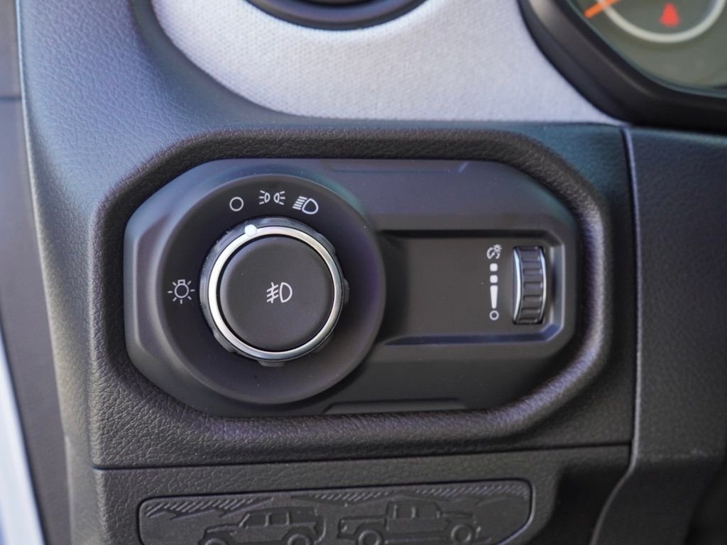 New 2026 Bright White Clear-Coat Exterior Paint Jeep Sport image 12