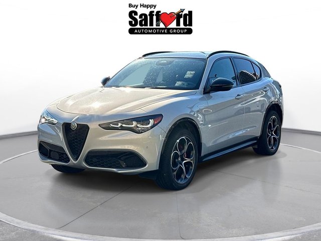 2025 Alfa Romeo Stelvio Base
