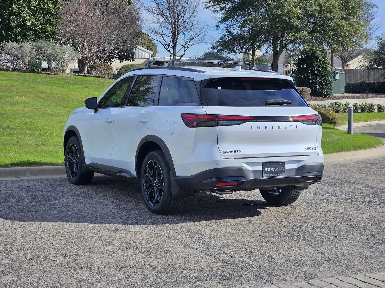 New 2026 RADIANT WHITE INFINITI Sport AWD image 3