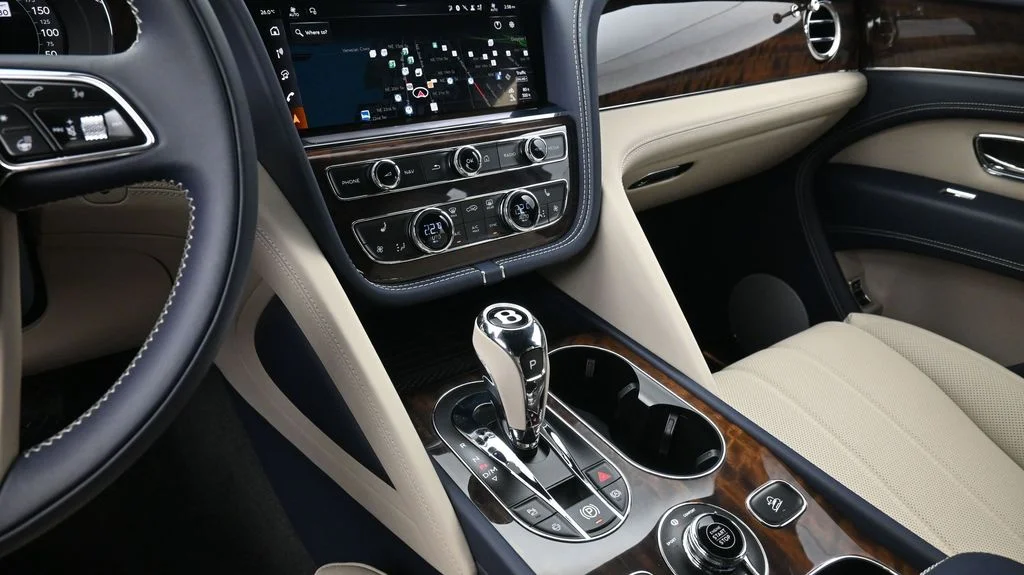 New 2026  Bentley V8 image 8