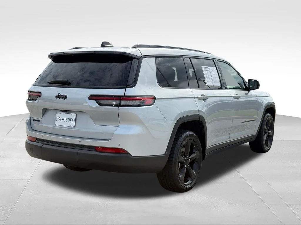 Used 2024 Silver Jeep Altitude X image 29