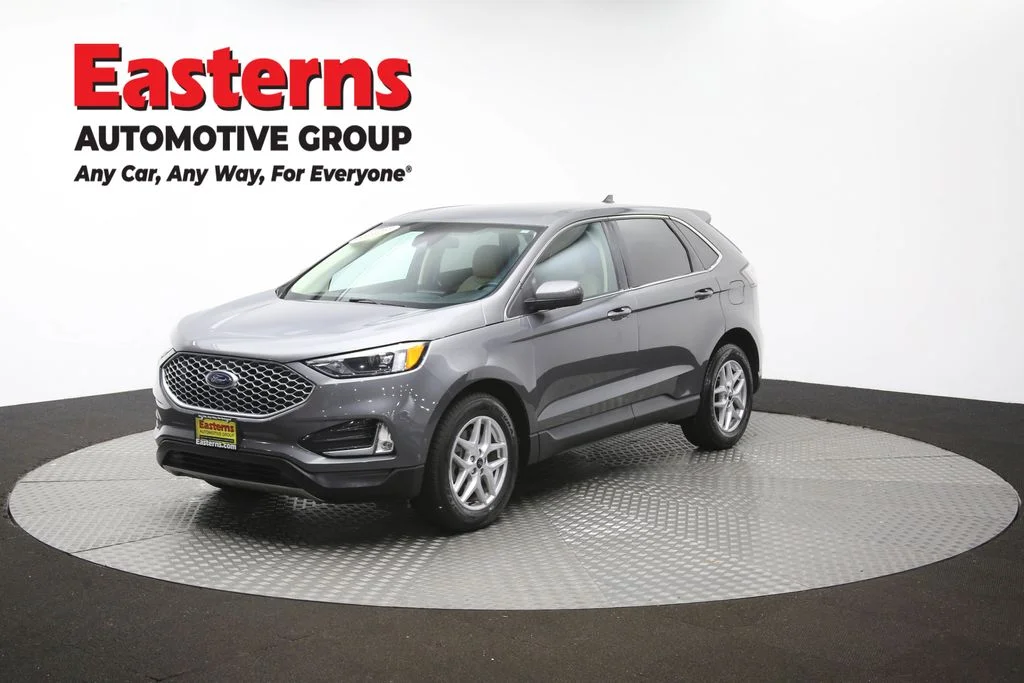 Used 2023 Gray Ford SEL image 55