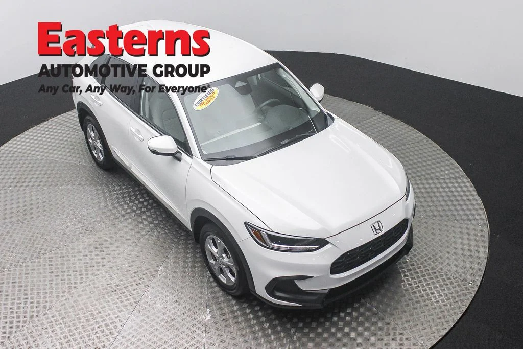 Used 2024 White Honda LX image 3