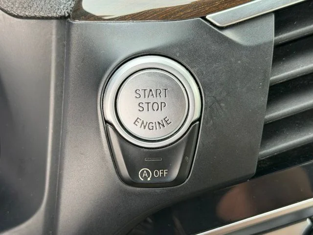 Used 2021 Silver BMW xDrive30i image 29