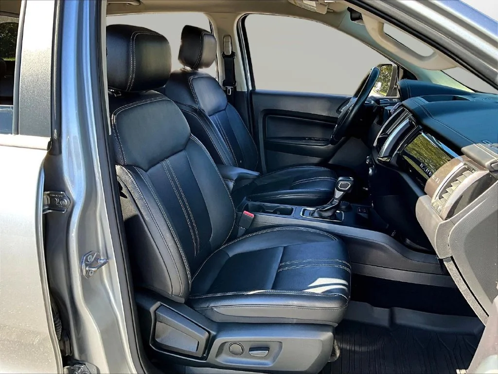 Used 2020 Silver Metallic Ford Lariat image 33