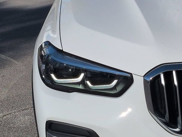 Used 2022 White BMW sDrive40i image 9
