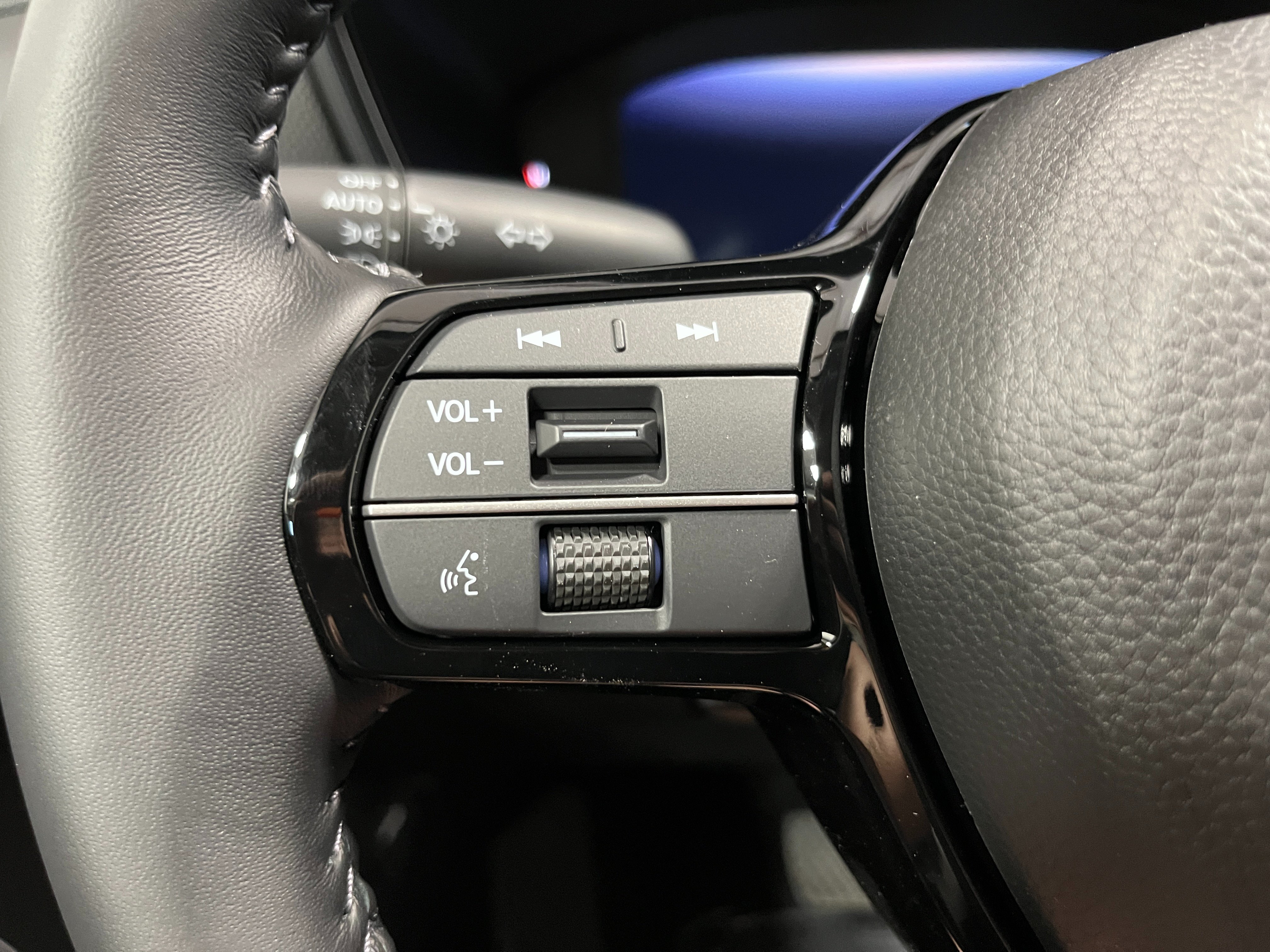New 2026 Platinum White Pearl Honda EX-L image 15