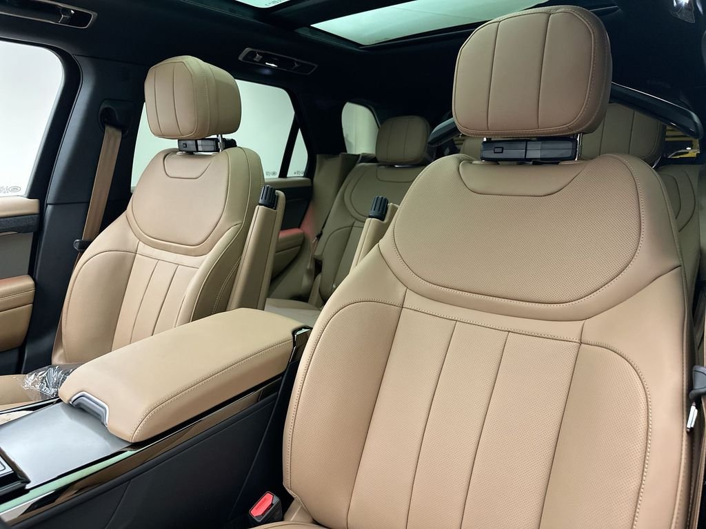 New 2026 Varesine Blue Land Rover SE image 18
