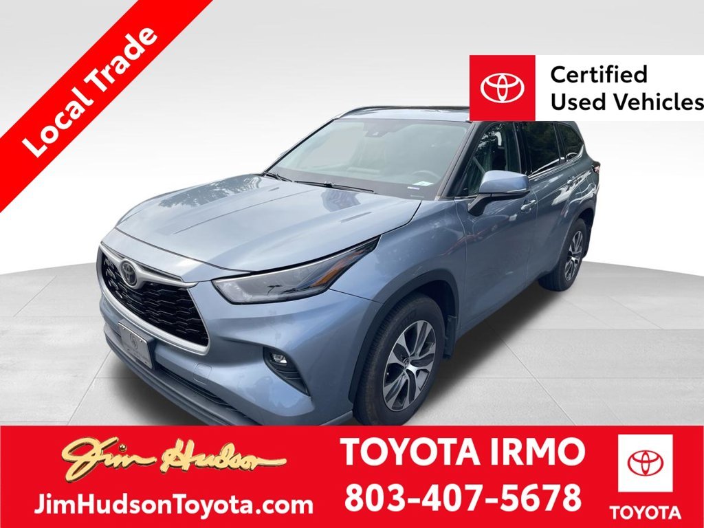 Used 2021  Toyota XLE image 1