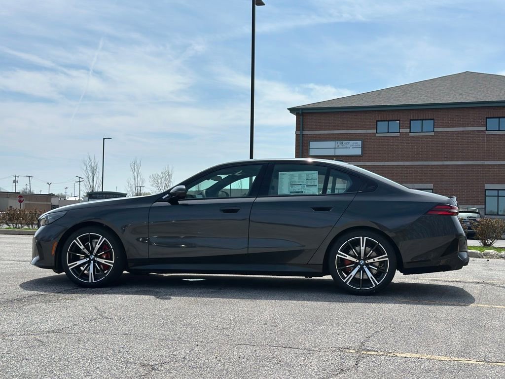 New 2026 Dark Graphite Metallic BMW 530i xDrive image 4